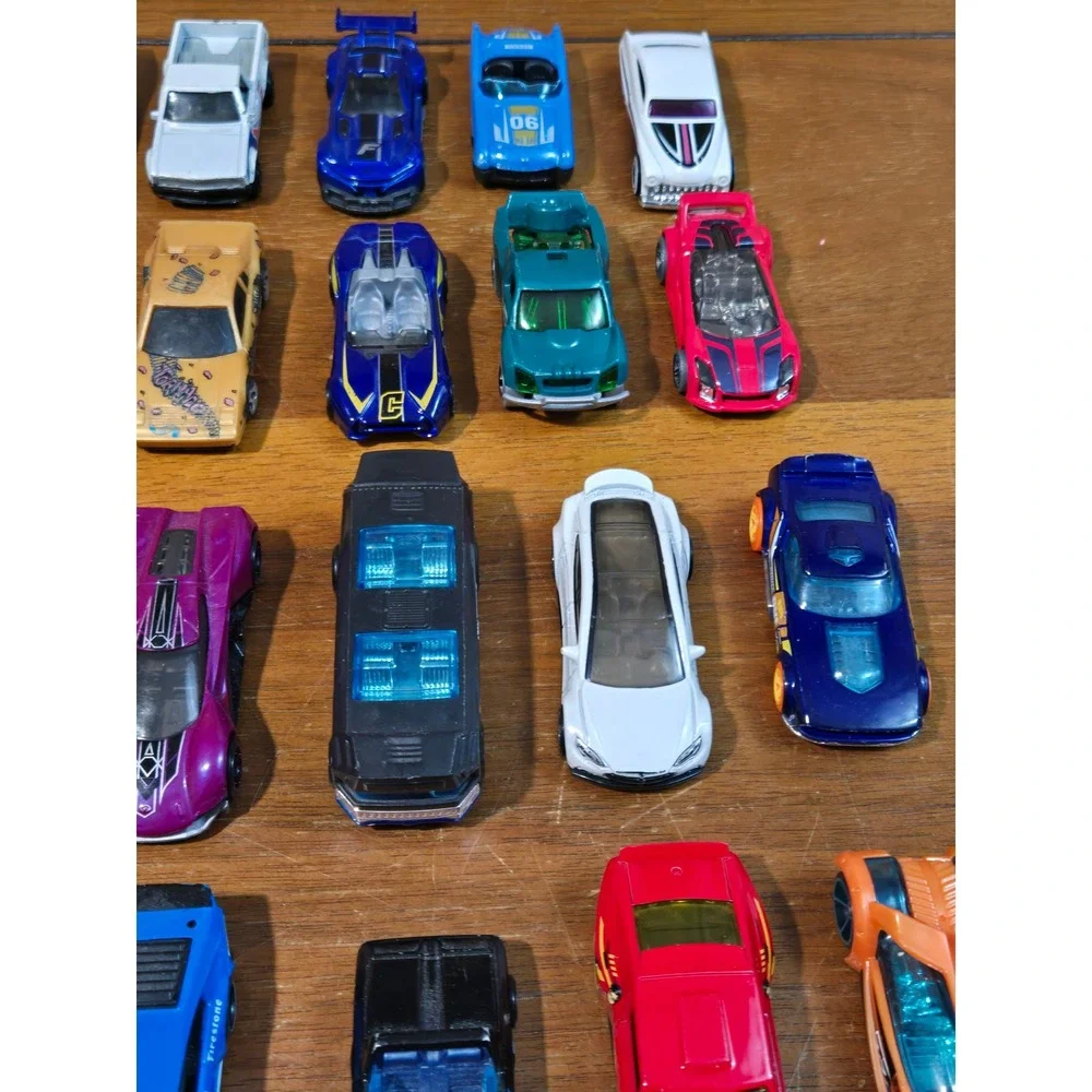 Hot Wheels and Matchbox Diecast Toy Car Lot Mixed 50 Pieces 1/64 Scale Assorted
